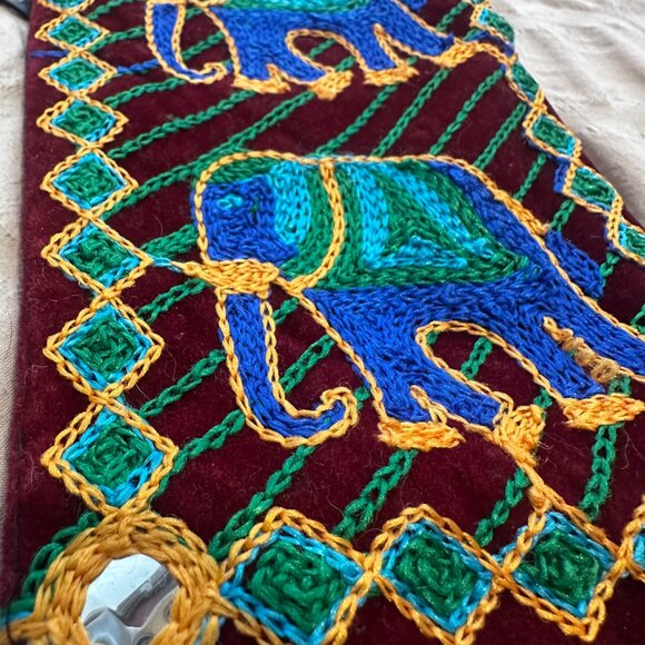 Elephant CrossBody Purse - Picture 2 of 3